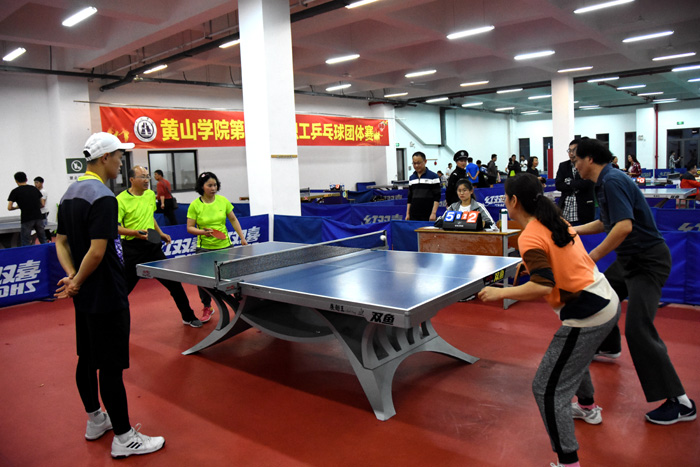 他在对阵德 他在对阵德